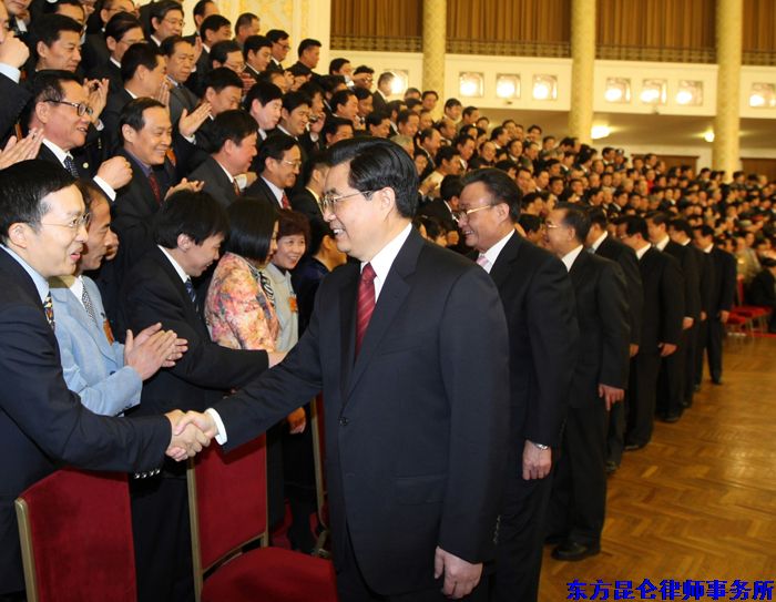 在2012年两会期间，朱征夫主任接受央视新闻联播和焦点访谈节目的采访